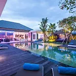 Villa Papiya